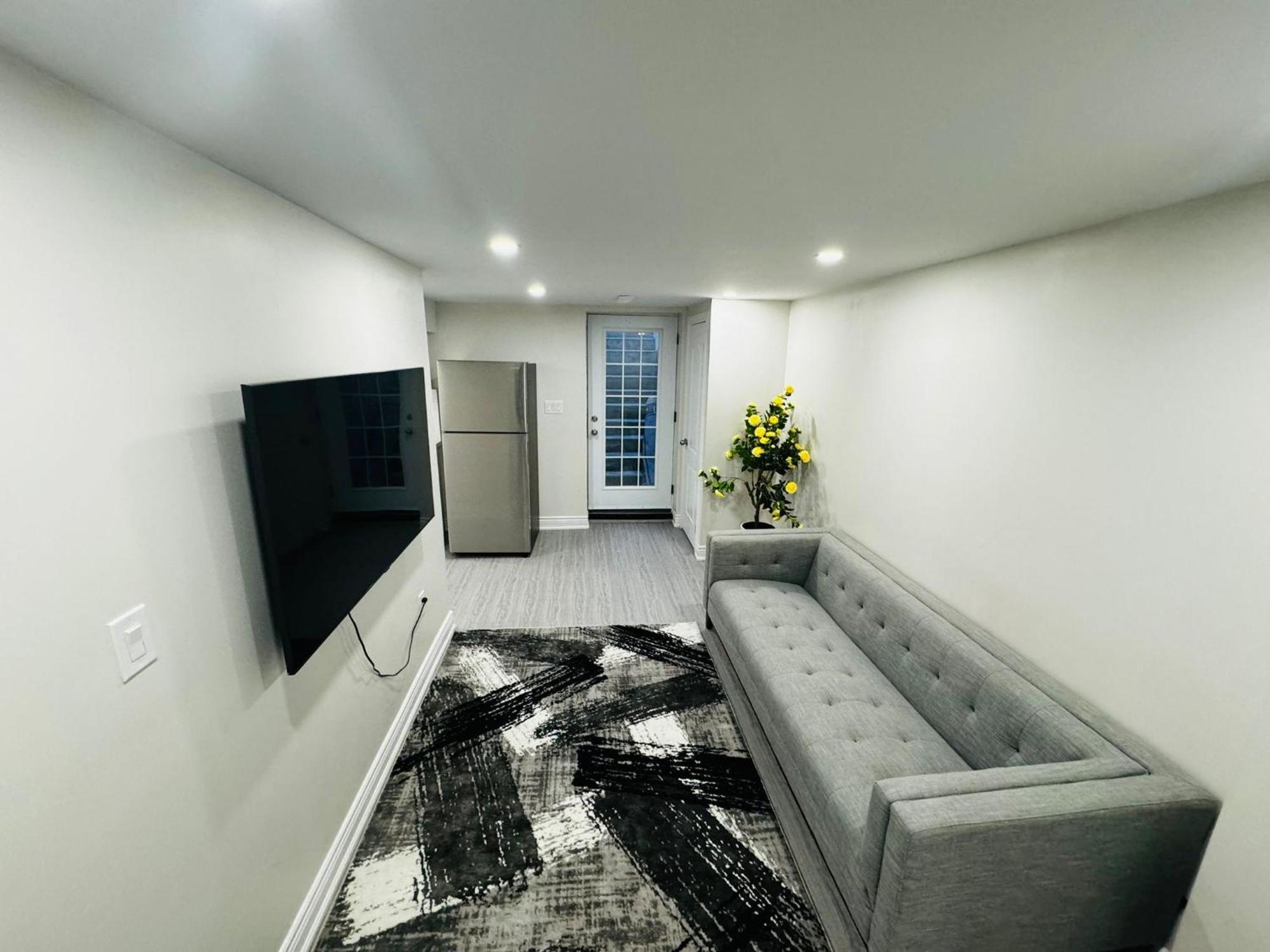 Cozy 1bedroom Basement Homestay *